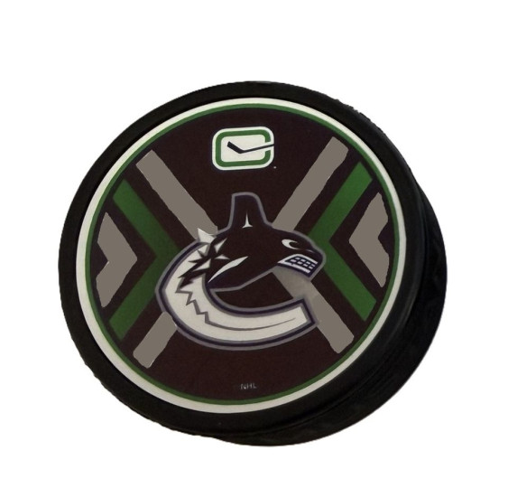 Puk Double Vancouver Canucks
